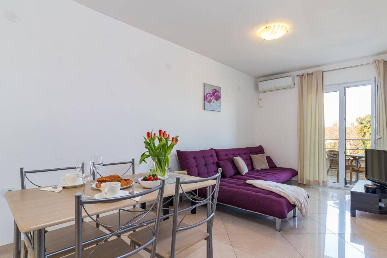 Apartments And Rooms Alenka Banjole Εξωτερικό φωτογραφία