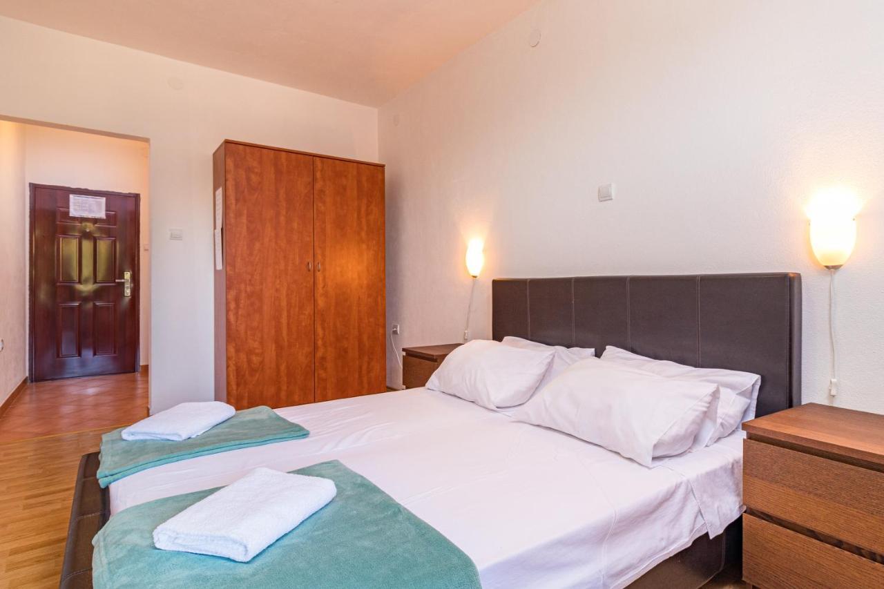 Apartments And Rooms Alenka Banjole Εξωτερικό φωτογραφία