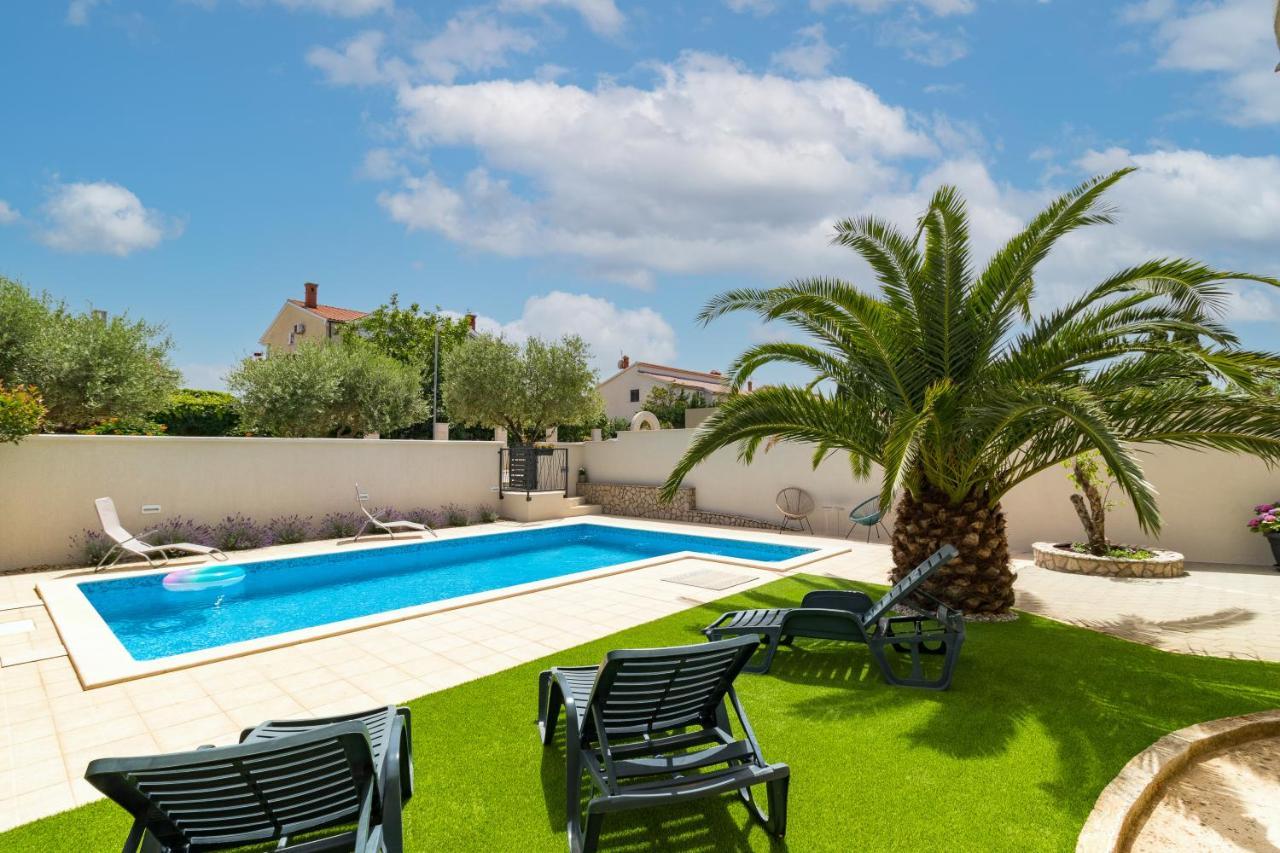 Apartments And Rooms Alenka Banjole Εξωτερικό φωτογραφία
