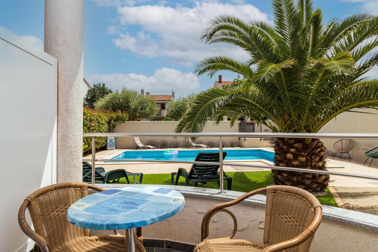 Apartments And Rooms Alenka Banjole Εξωτερικό φωτογραφία