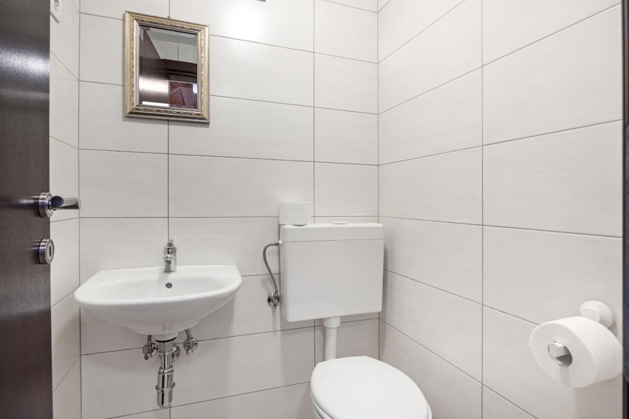 Apartments And Rooms Alenka Banjole Εξωτερικό φωτογραφία
